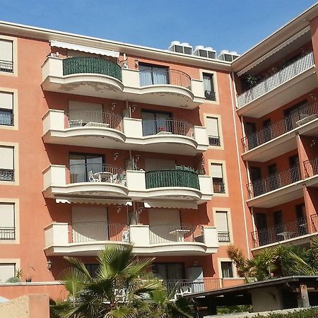 Residences Les Venitiennes Saint-Raphaël Екстериор снимка